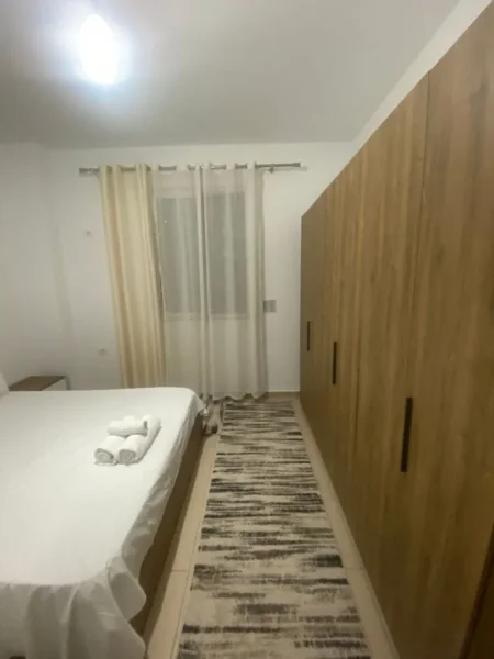 Tirane, jepet me qera apartament 1+1 Kati 1, 60 m² 500 € (Rruga 5 maj , prapa concord center)