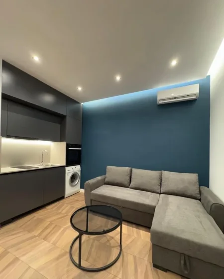 Tirane, jepet me qera apartament 1+1+Ballkon Kati 1, 60 m² 600 € (Liqeni i thate , rruga peti)