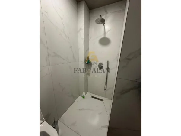 Tirane, shitet apartament 2+1+GARAZH Kati 6, 108 m² 186.000 € (Rruga e Dibres, Komisariati nr.4)