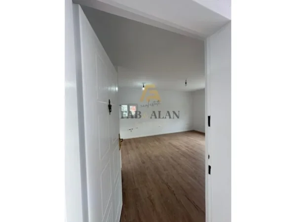 Tirane, shitet apartament 1+1 Kati 2, 57 m² 75.000 € (Allias)
