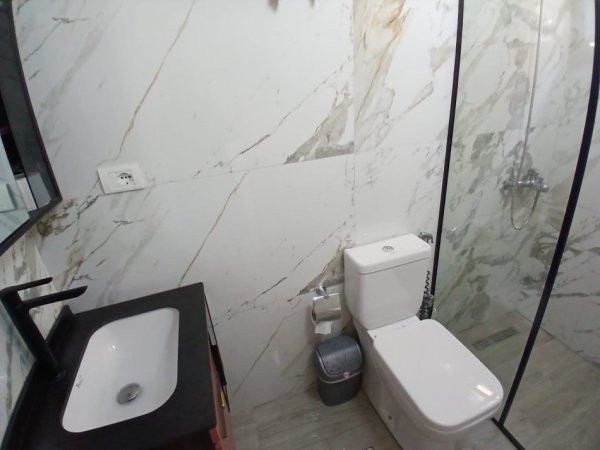 Tirane, jepet me qera apartament 2+1 Kati 1, 600 m² 600 € (Rruga e durresit)
