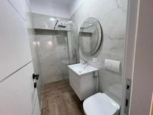 Tirane, jepet me qera apartament 1+1+Ballkon Kati 2, 60 m² 650 € (Rruga e Kavajes)