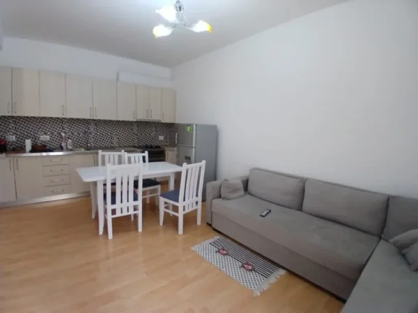 Tirane, shitet apartament 1+1+Ballkon Kati 1, 61 m² 138.000 € (21 dhjetori ,prane supermarket Joena)
