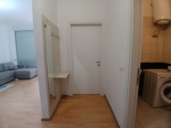 Tirane, shitet apartament 1+1+Ballkon Kati 1, 61 m² 138.000 € (21 dhjetori ,prane supermarket Joena)