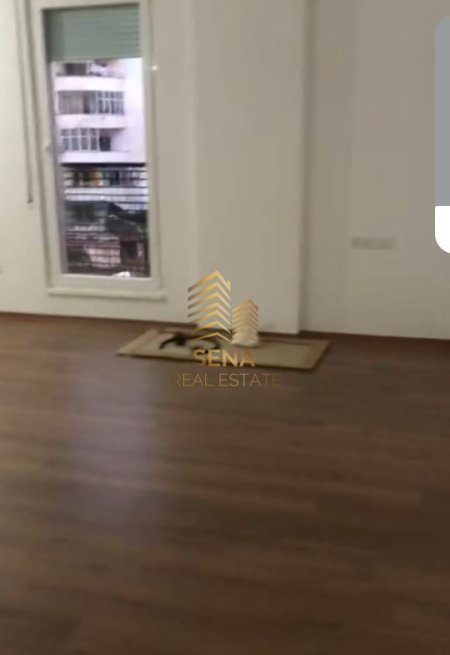 Tirane, jepet me qera apartament 2+1 Kati 4, 100 m² 500 € (Don Bosko)