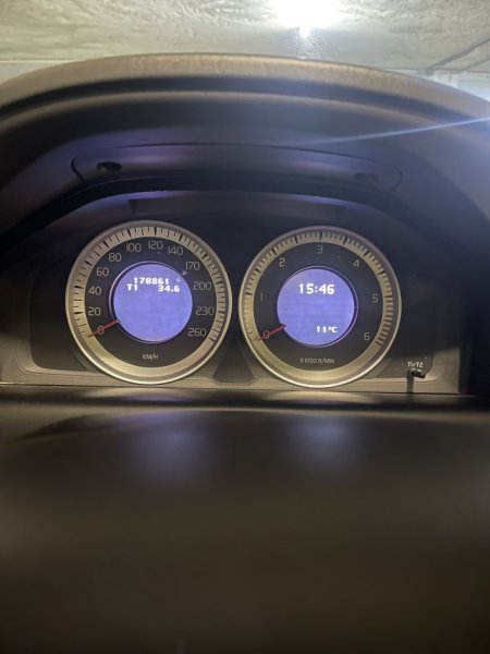 Tirane, shitet SUV | Fuoristrad | Xhip Volvo XC 60 Nafte, gri e erret automatik Kondicioner 178 km 11.500 €