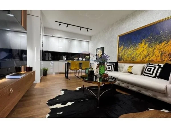 Tirane, shitet apartament 1+1+Ballkon , 66 m² (Komuna e Parisit)