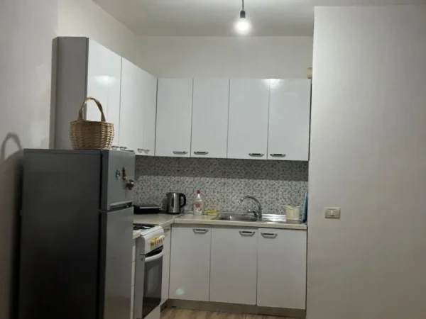 Tirane, shes apartament 1+1+Aneks+Ballkon Kati 5, 61 m² 144.999 € (Komuna e Parisit)