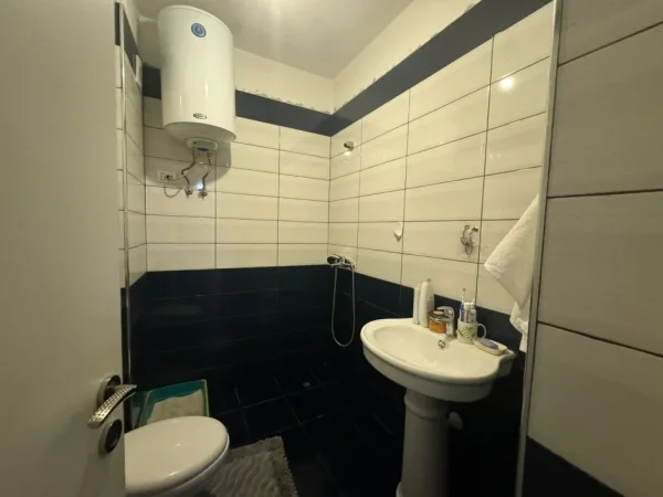 Tirane, shes apartament 1+1+Aneks+Ballkon Kati 5, 61 m² 144.999 € (Komuna e Parisit)