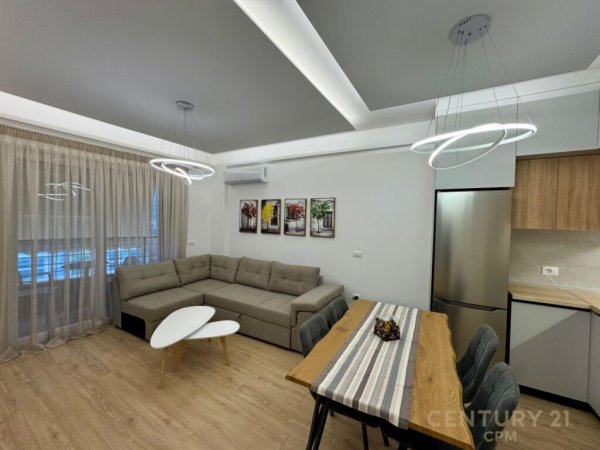 Tirane, jepet me qera apartament 1+1 Kati 5, 65 m² 800 € 