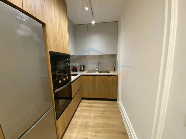 Tirane, jepet me qera apartament duplex Dublex Kati 2, 100 m² 1200 € (Qender prane Tirana International)