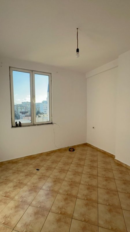 Tirane, jepet me qera apartament 3+1 Kati 6, 110 m² 350 € (Don Bosko)