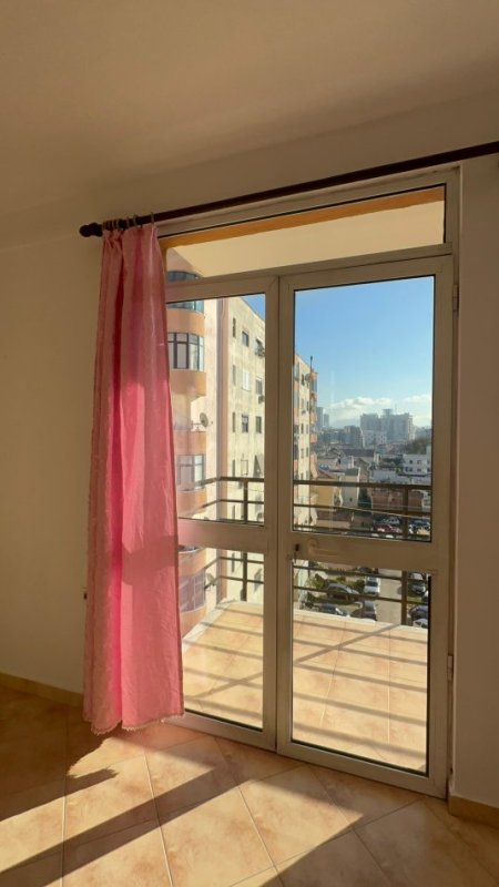 Tirane, jepet me qera apartament 3+1 Kati 6, 110 m² 350 € (Don Bosko)