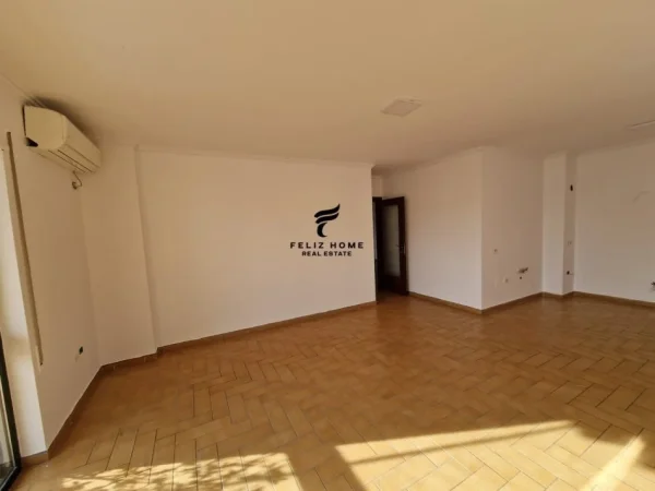 Tirane, jepet me qera zyre Kati 12, 157 m² 2.500 € (BLLOKU)