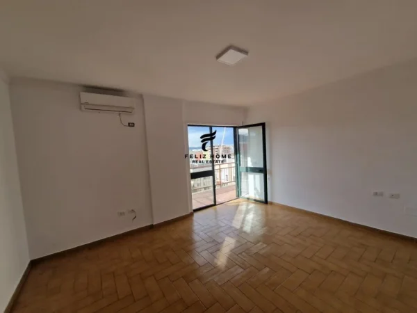 Tirane, jepet me qera zyre Kati 12, 157 m² 2.500 € (BLLOKU)