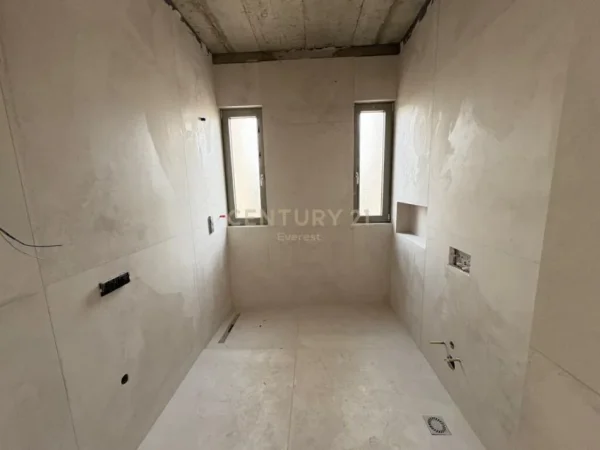 Tirane, shitet apartament 2+1 Kati 2, 126 m² 378.000 € (Liqeni i Thate)