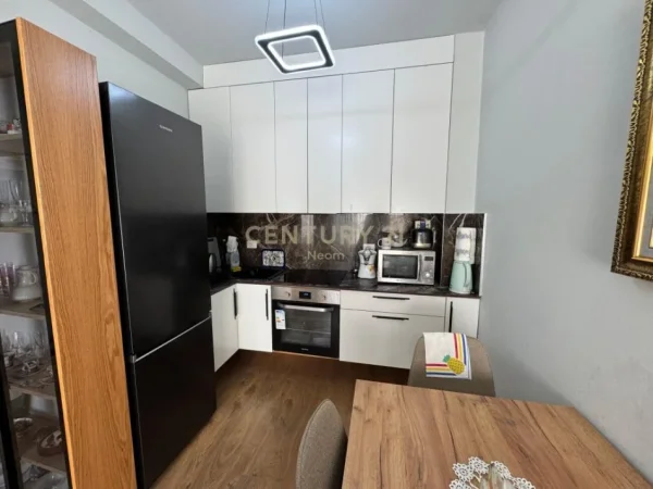 Tirane, shitet apartament 1+1 Kati 2, 61 m² 150.000 € (Liqeni i Thate)