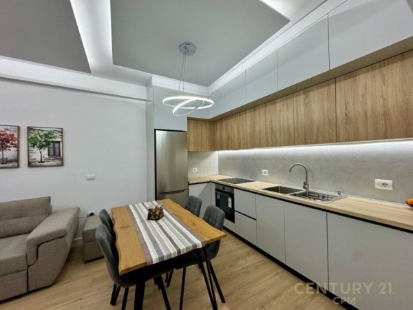 Tirane, jepet me qera apartament 1+1 Kati 5, 65 m² 800 € (Kompleksi &quot;Kika 2&quot;, Komuna e Parisit)