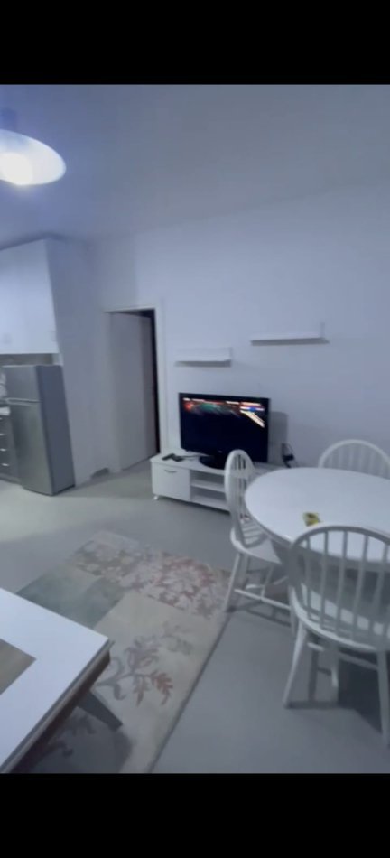 Tirane, jepet me qera apartament 1+1+Ballkon Kati 0, 40 m² 350 € (KINOSTUDIO)