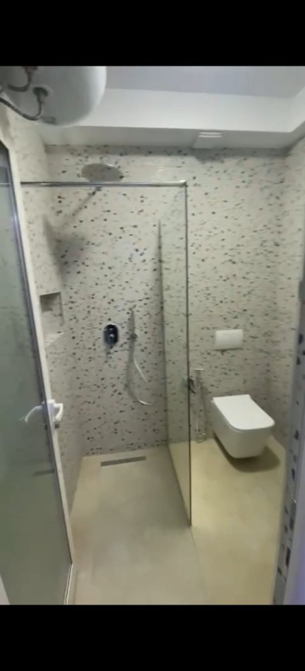 Tirane, jepet me qera apartament 1+1+Ballkon Kati 0, 40 m² 350 € (KINOSTUDIO)