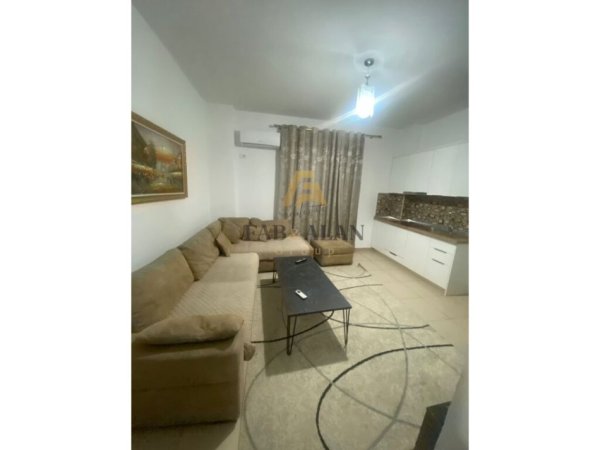 Tirane, jepet me qera apartament 1+1 Kati 1, 75 m² 500 € (5 Maji)