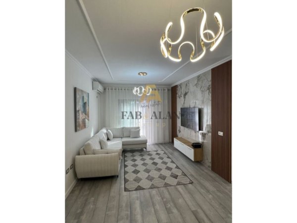 Tirane, shitet apartament 2+1+2 Kati 2, 91 m² 146.000 € (Astir)