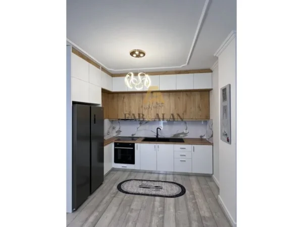 Tirane, shitet apartament 2+1+2 Kati 2, 91 m² 146.000 € (Astir)