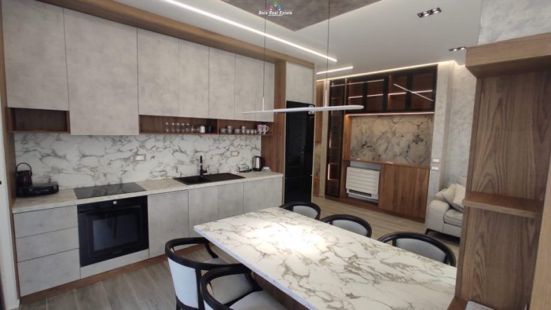Tirane, jepet me qera apartament 2+1 Kati 5, 125 m² 1500 € (shkolla e kuqe)