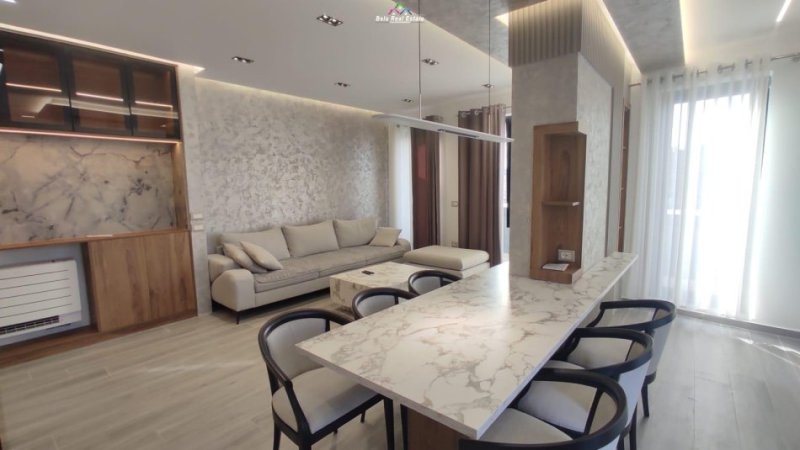 Tirane, jepet me qera apartament 2+1 Kati 5, 125 m² 1500 € (shkolla e kuqe)