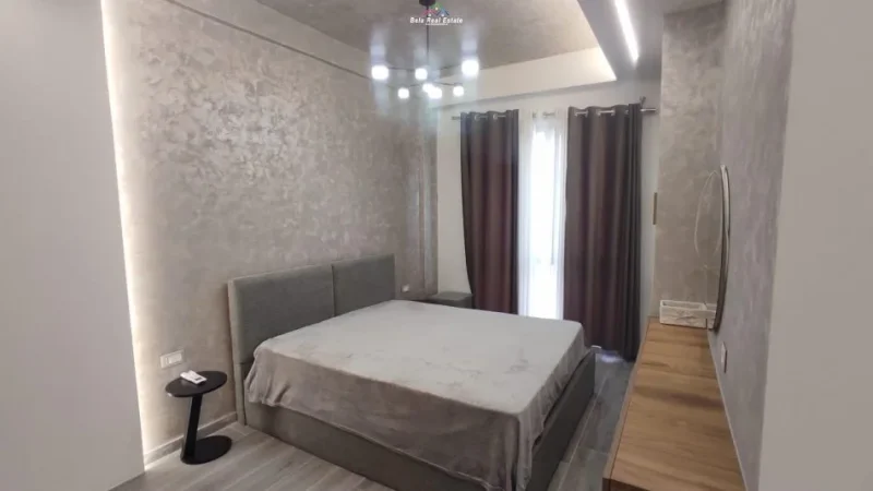 Tirane, jepet me qera apartament 2+1 Kati 5, 125 m² 1500 € (shkolla e kuqe)