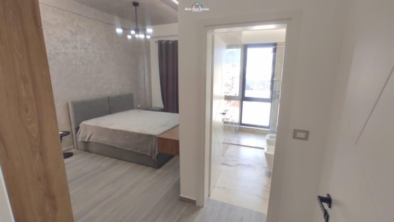 Tirane, jepet me qera apartament 2+1 Kati 5, 125 m² 1500 € (shkolla e kuqe)