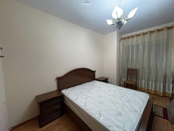 Tirane, jepet me qera apartament 2+1 Kati 5, 90 m² 650 € (stacioni i trenit)