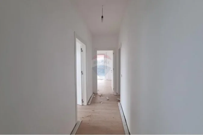 Tirane, shitet apartament 2+1+Ballkon Kati 3, 118 m² 155.000 € (Bulevardi i Ri)