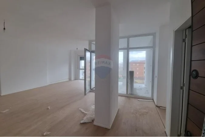 Tirane, shitet apartament 2+1+Ballkon Kati 3, 118 m² 155.000 € (Bulevardi i Ri)