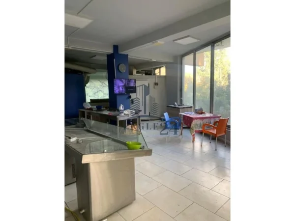 Tirane, shitet dyqan , 78 m² 234.000 € (KODRA E DIELLIT)