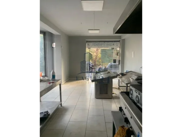 Tirane, shitet dyqan , 78 m² 234.000 € (KODRA E DIELLIT)