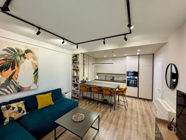 Tirane, jap me qera apartament 1+1 , 67 m² 700 € (Liqeni i Thatë)