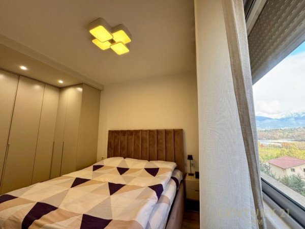 Tirane, jap me qera apartament 1+1 , 67 m² 700 € (Liqeni i Thatë)