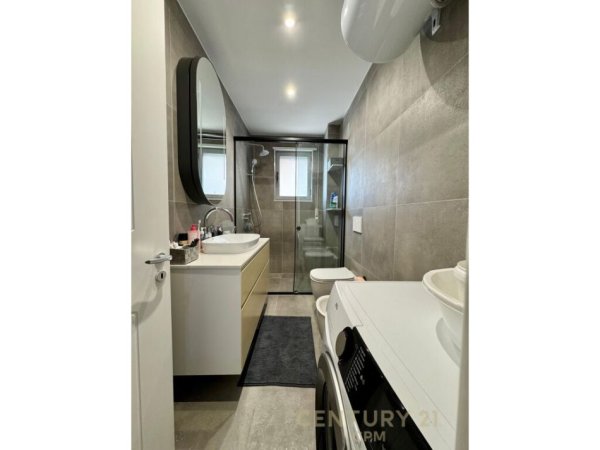 Tirane, jap me qera apartament 1+1 , 67 m² 700 € (Liqeni i Thatë)