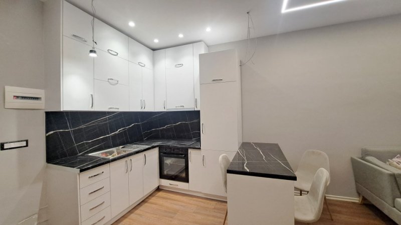 Vlore, shitet apartament 1+1+Ballkon Kati 1, 97 m² 115.000 € (ish &quot;Kombinati i Peshkut&quot;, Vlore)