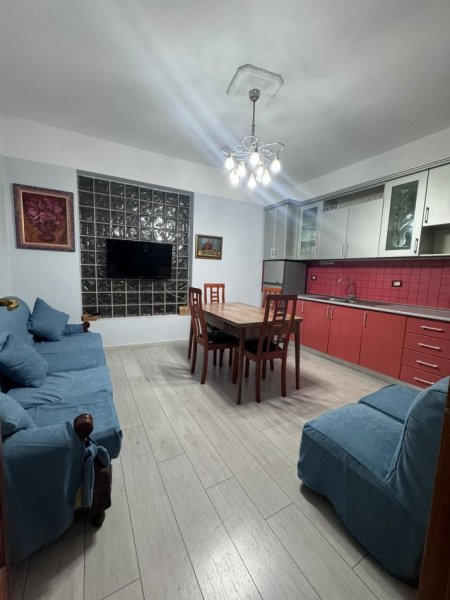 Tirane, jepet me qera apartament 2+1+Ballkon Kati 2, 120 m² 600 € (Rruga myslym shyri , prane kopeshtit 4 stinet)