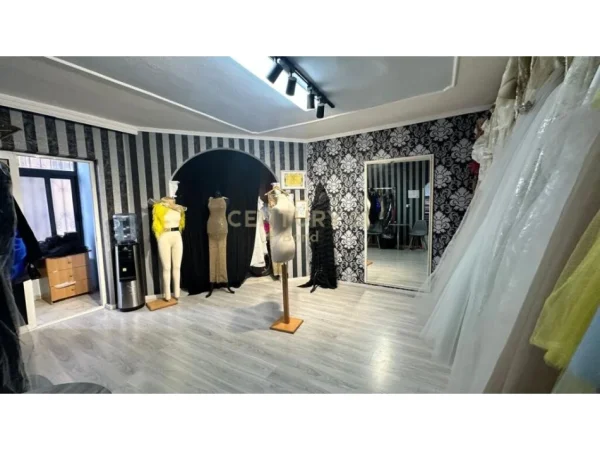 Tirane, jepet me qera zyre Kati 1, 76 m² 450 € (Zogu I Zi)