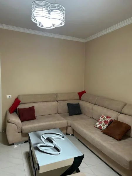 Tirane, Apartament 1+1per shitje  Kati 3, 120.000 € (Hoxha Tasim)