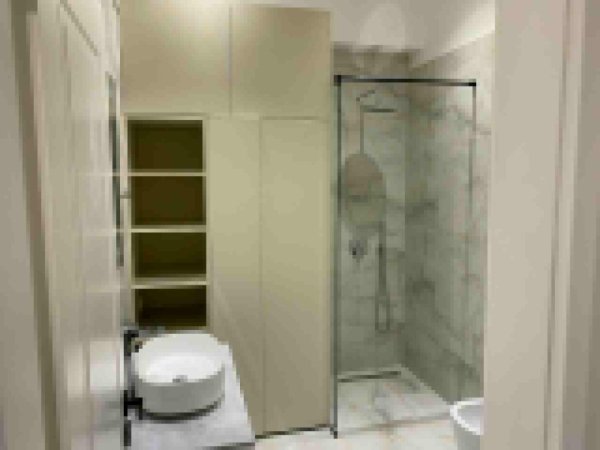 Tirane, jepet me qera apartament 1+1+Ballkon Kati 9, 60 m² 550 € (Astir prane bar oslo)