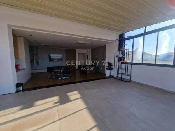 Tirane, jepet me qera zyre Kati 4, 1.100 m² 10.000 € (Sauk i Vjetër)