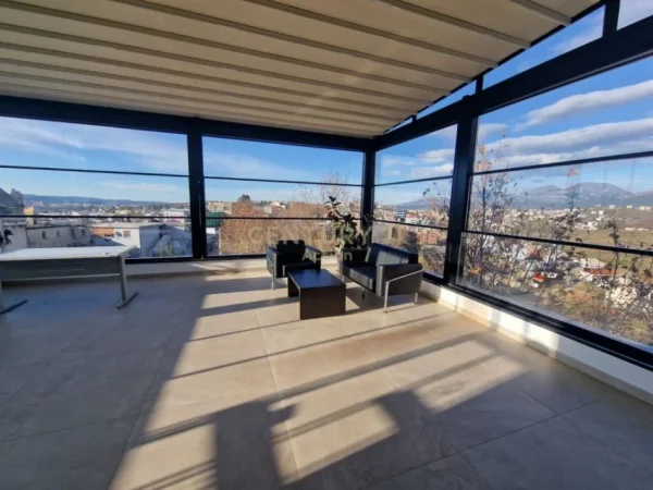 Tirane, jepet me qera zyre Kati 4, 1.100 m² 10.000 € (Sauk i Vjetër)