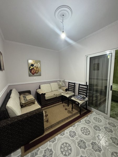 Tirane, jepet me qera shtepi 1+1+Ballkon Kati 1, 58 m² 350 € (Don bosko, te xhamia)