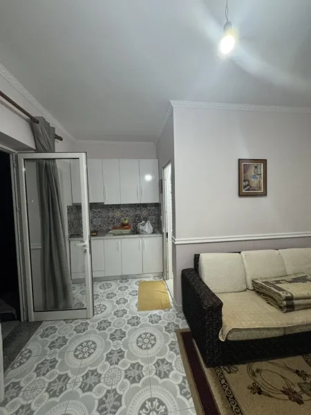 Tirane, jepet me qera shtepi 1+1+Ballkon Kati 1, 58 m² 350 € (Don bosko, te xhamia)