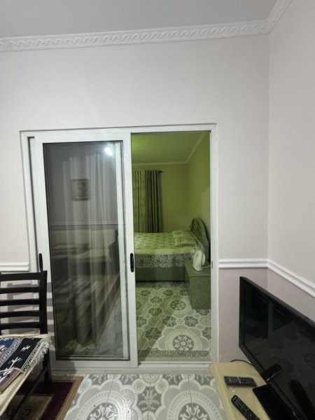 Tirane, jepet me qera shtepi 1+1+Ballkon Kati 1, 58 m² 350 € (Don bosko, te xhamia)