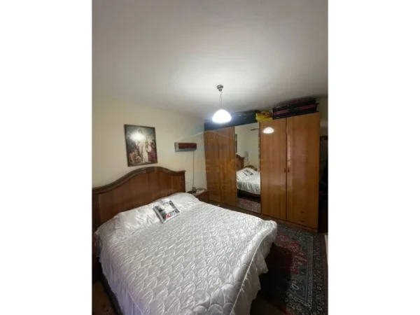Tirane, shitet apartament duplex 2+1+Ballkon Kati 3, 82 m² 160.000 € (Vasil Shanto)